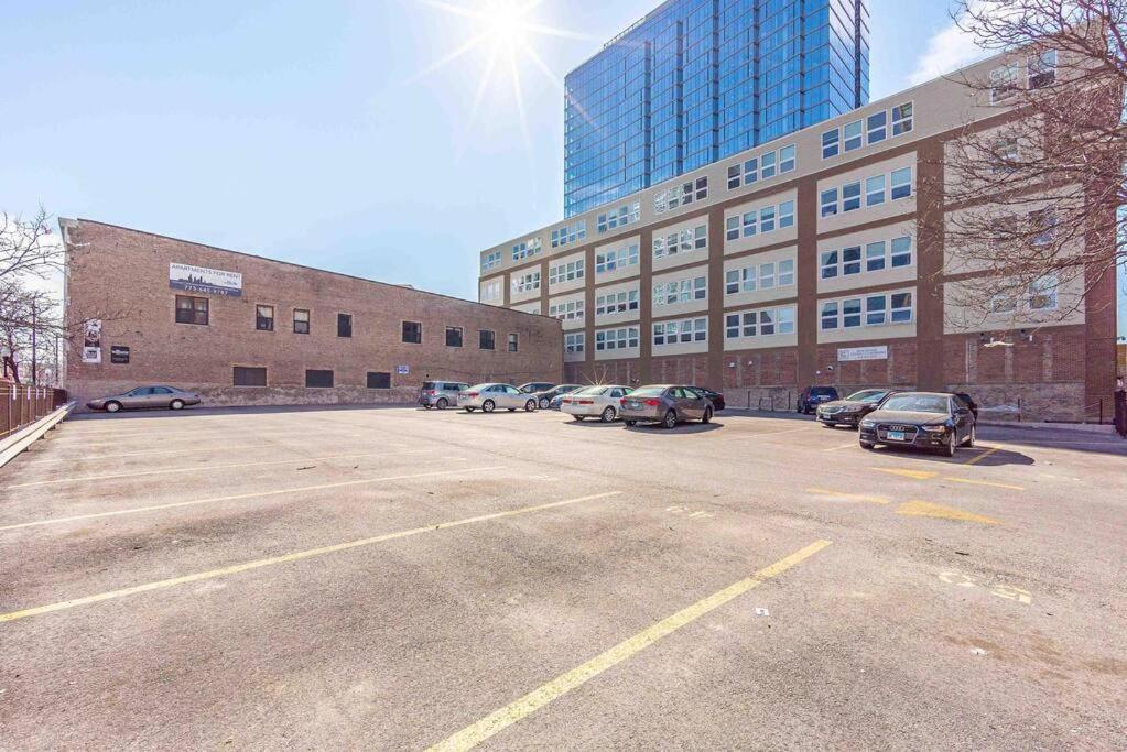 Mccormick Place 2Br Stylish Suite With Optional Parking And Gym For Up To 8 Guests Near Soldier Field And Grant Park Chicago Exterior photo